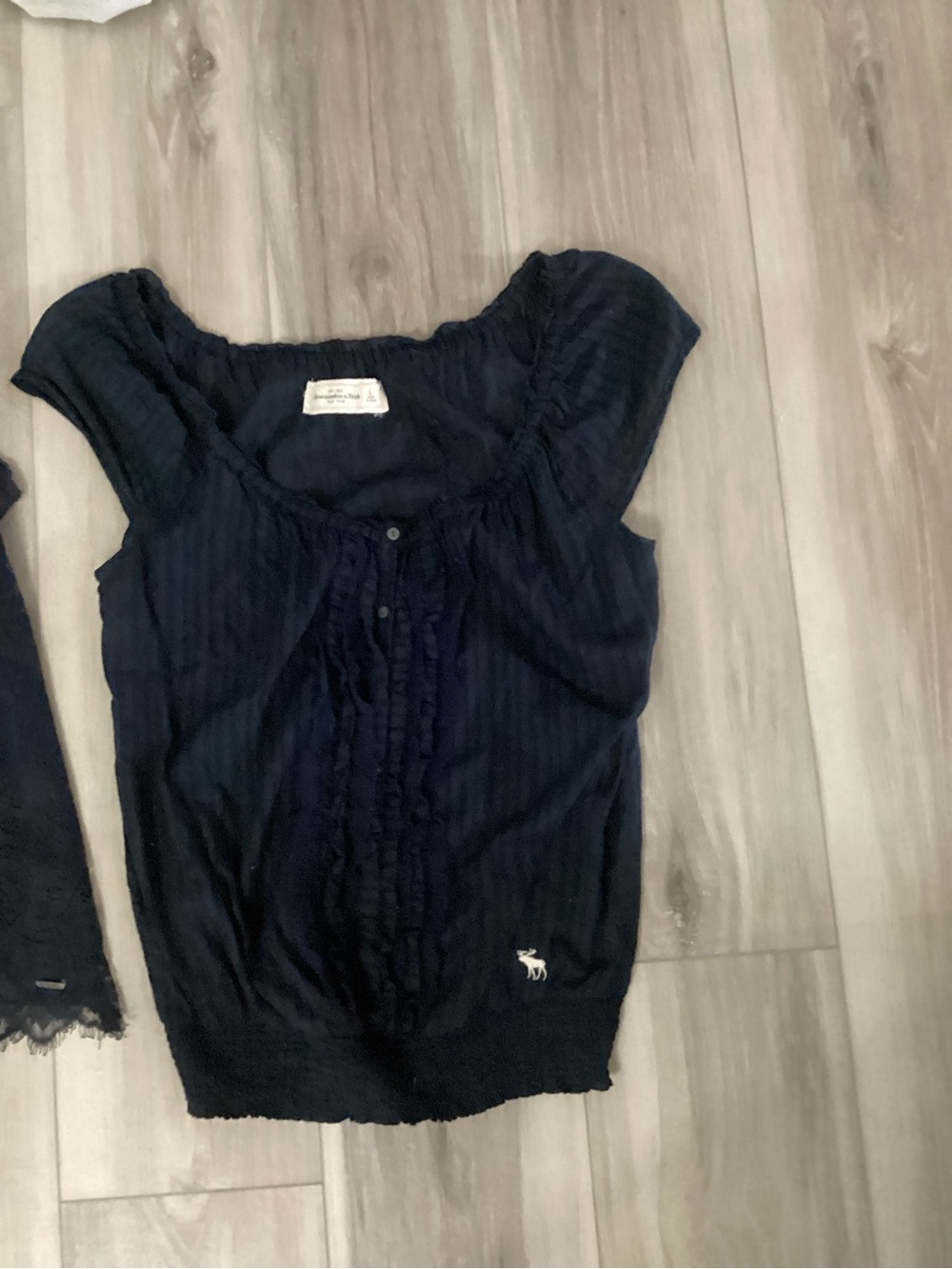 Abercrombie Navy Summer Tops Large - Picture 3 of 4